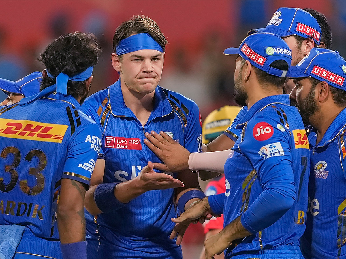 IPL_202024_20cricket_20match_20between_20Punjab_20Kings_20and_20Mumbai_20Indians-_20_2813_29.jpg 13