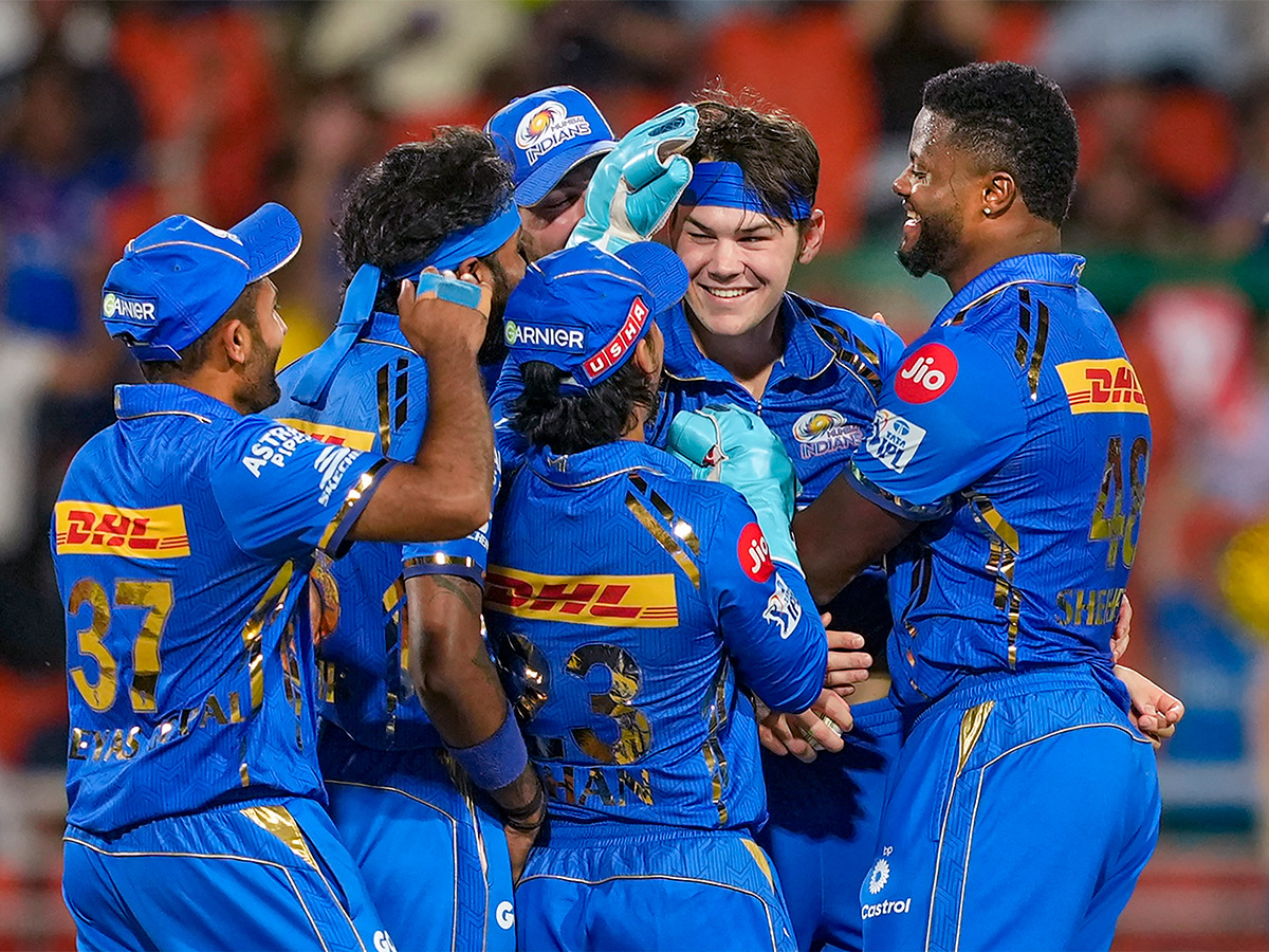 IPL_202024_20cricket_20match_20between_20Punjab_20Kings_20and_20Mumbai_20Indians-_20_2814_29.jpg 14