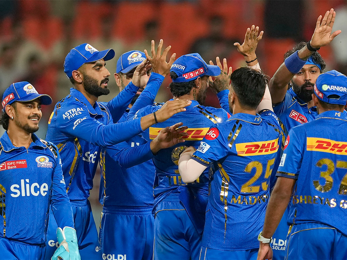 IPL_202024_20cricket_20match_20between_20Punjab_20Kings_20and_20Mumbai_20Indians-_20_282_29.jpg 2
