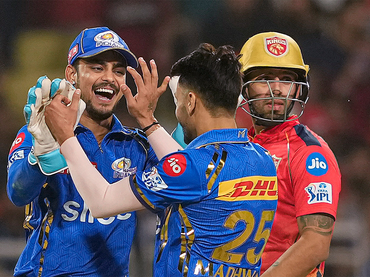 IPL_202024_20cricket_20match_20between_20Punjab_20Kings_20and_20Mumbai_20Indians-_20_288_29.jpg 8