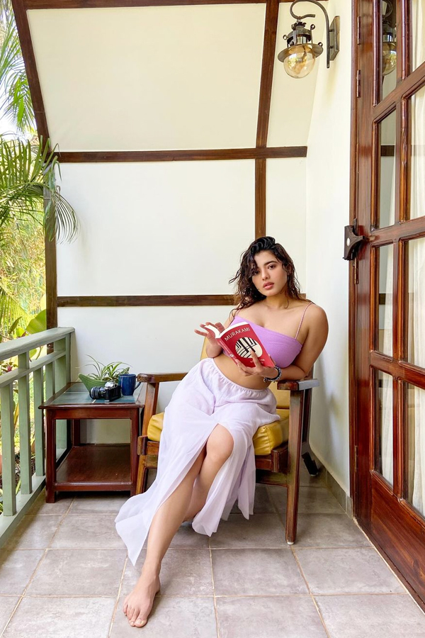 Ketika-Sharma-2.jpg 3