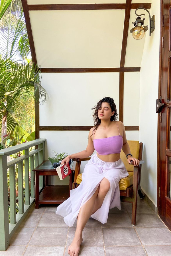 Ketika-Sharma-5.jpg 6