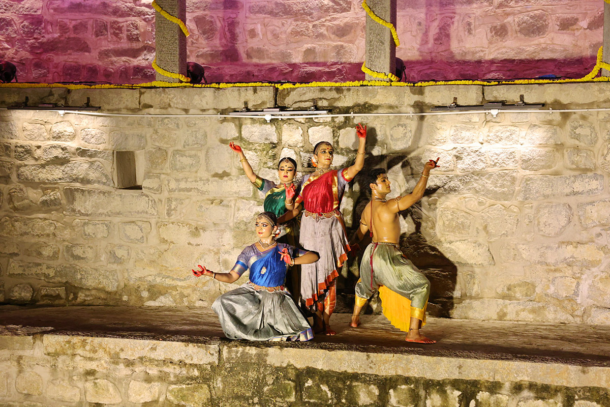 Kuchipudi_20Dance_20Metla_20Bavi_20at_20Bansilalpet_20Photos-13.jpg 11