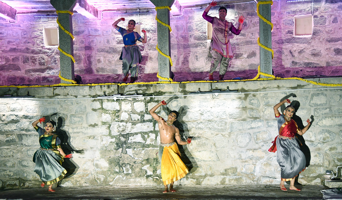 Kuchipudi_20Dance_20Metla_20Bavi_20at_20Bansilalpet_20Photos-24.jpg 21