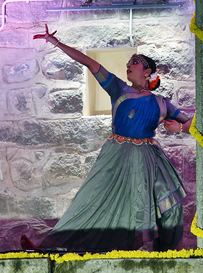 Kuchipudi_20Dance_20Metla_20Bavi_20at_20Bansilalpet_20Photos-4.jpg 4
