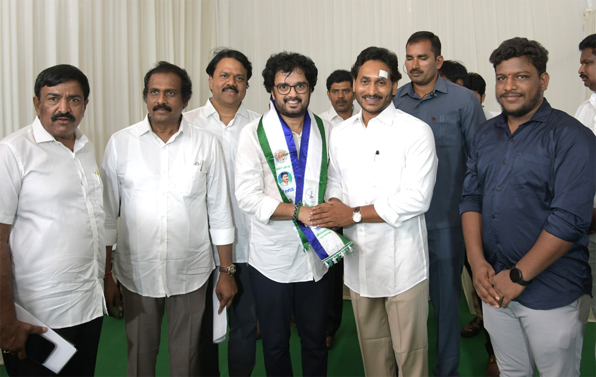 Tdp_20And_20Janasena_20Leaders_20Joins_20Ysrcp-2.jpg 2