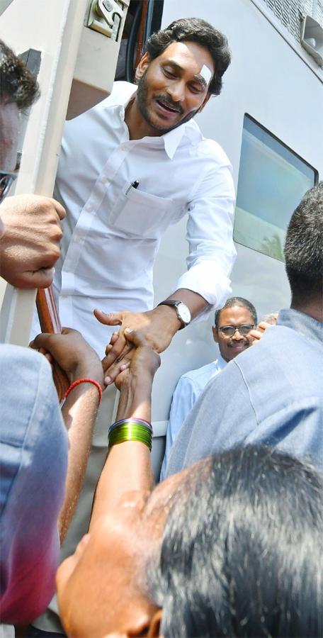YS_20Jagan_20Memantha_20Siddham_20at_20EastGodavari_20Photos-33.jpg 31