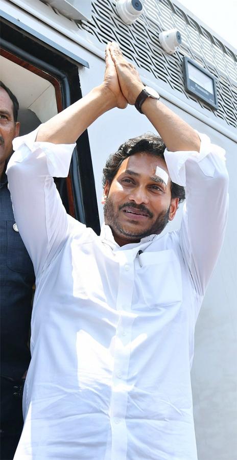 YS_20Jagan_20Memantha_20Siddham_20at_20EastGodavari_20Photos-49.jpg 44