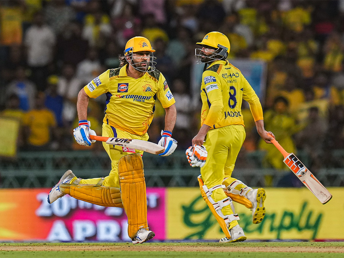 IPL_202024_20T20_20cricket_20match_20between_20Chennai_20Super_20Kings_20and_20Lucknow_20Super_20Giants-_20_2812_29.jpg 12