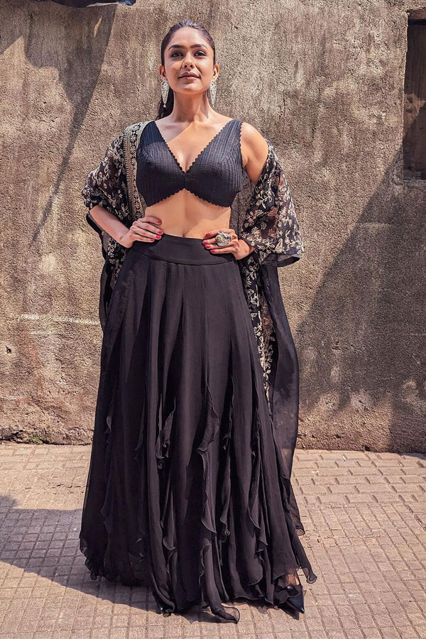 mrunal-thakur_0.jpg 10