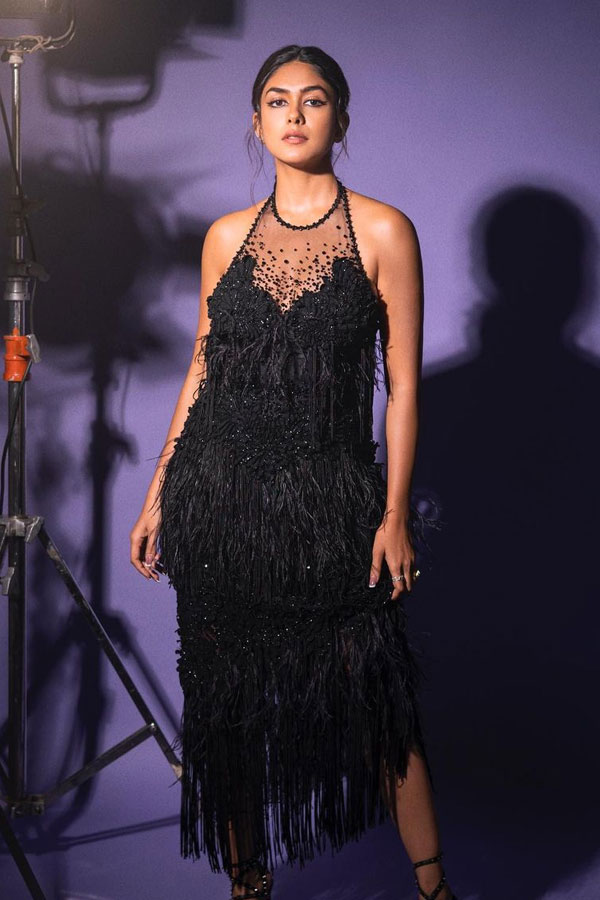 mrunal10.jpg 13