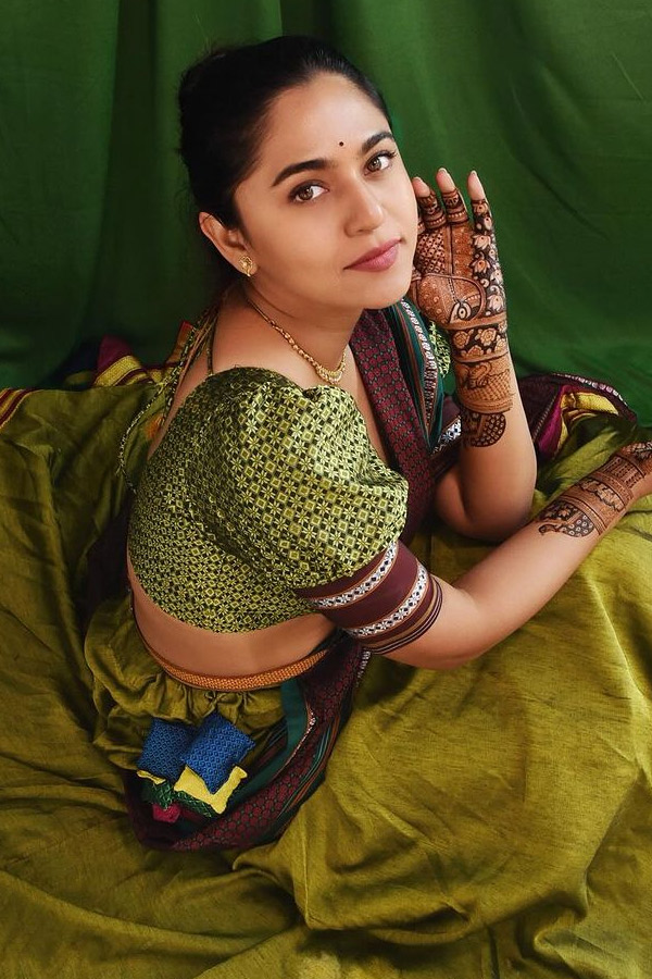 Mrunmayee_20Deshpande_20Beautiful_20Look_20Photos_20_2812_29.jpg 13
