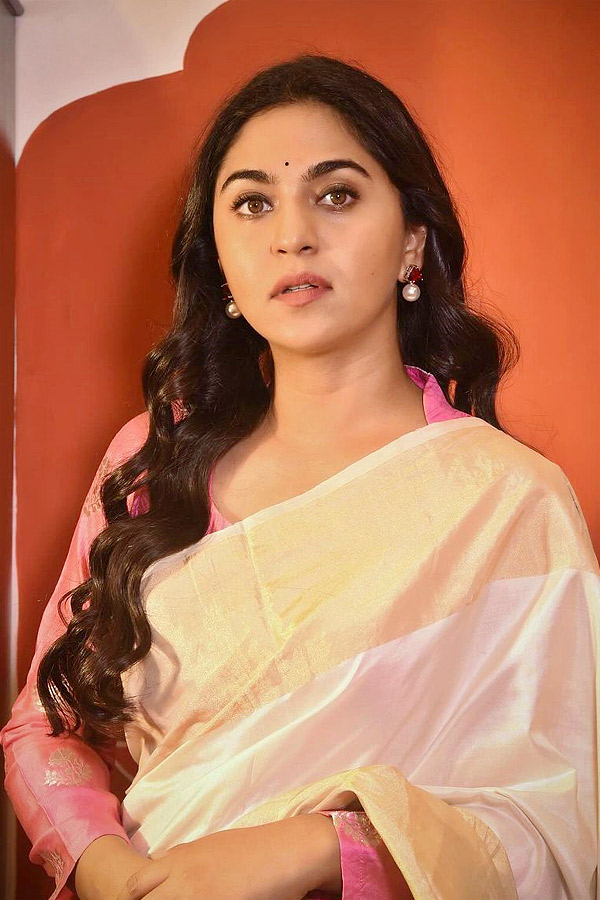 Mrunmayee_20Deshpande_20Beautiful_20Look_20Photos_20_2820_29.jpg 21