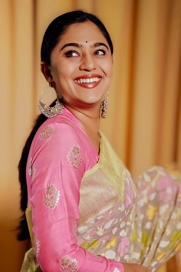 Mrunmayee_20Deshpande_20Beautiful_20Look_20Photos_20_2825_29.jpg 26