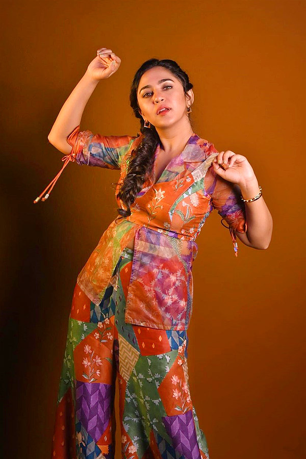 Mrunmayee_20Deshpande_20Beautiful_20Look_20Photos_20_282_29.jpg 3