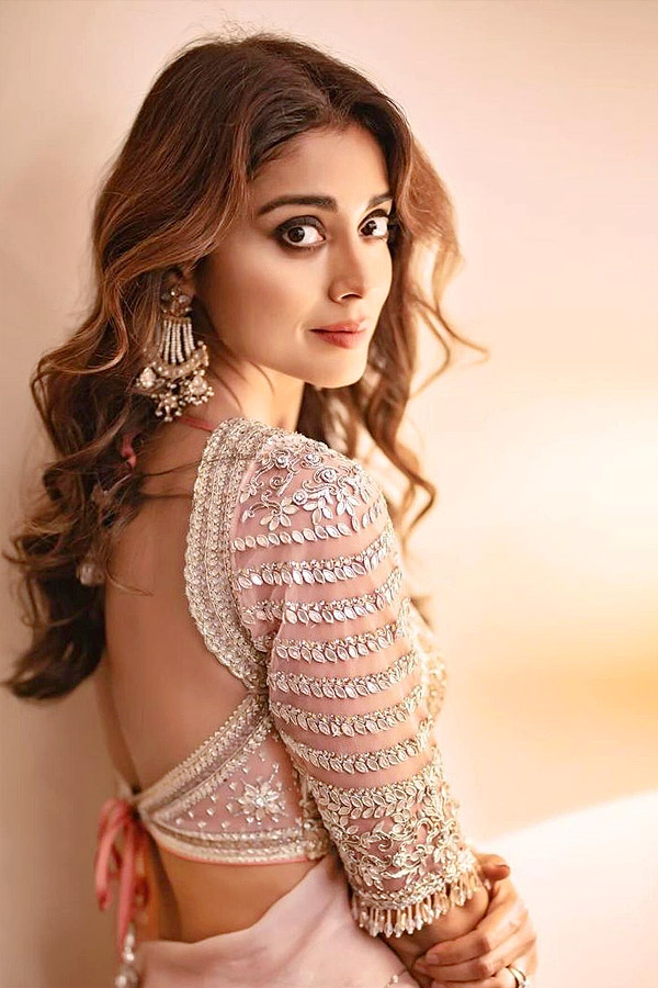 Shriya_20Saran_20Latest_20HD_20Photos_1_20_283_29.jpg 9