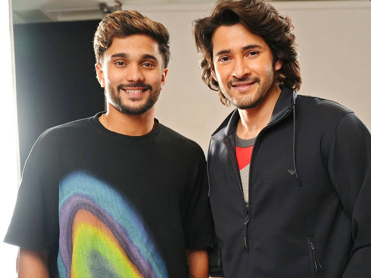 Superstar_20Mahesh_20With_20Sun_20Risers_20Hyderabad_20Team_20Photos_20_283_29.jpg 4