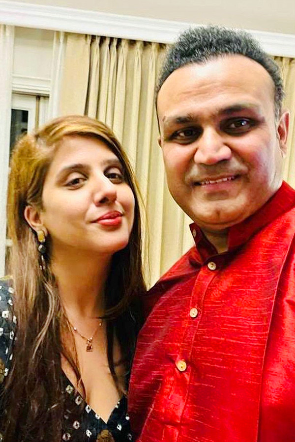 Virender_20Sehwag_20wife_20Aarti_20biography_20And_20personal_20information_20photos_20_2813_29.jpg 14