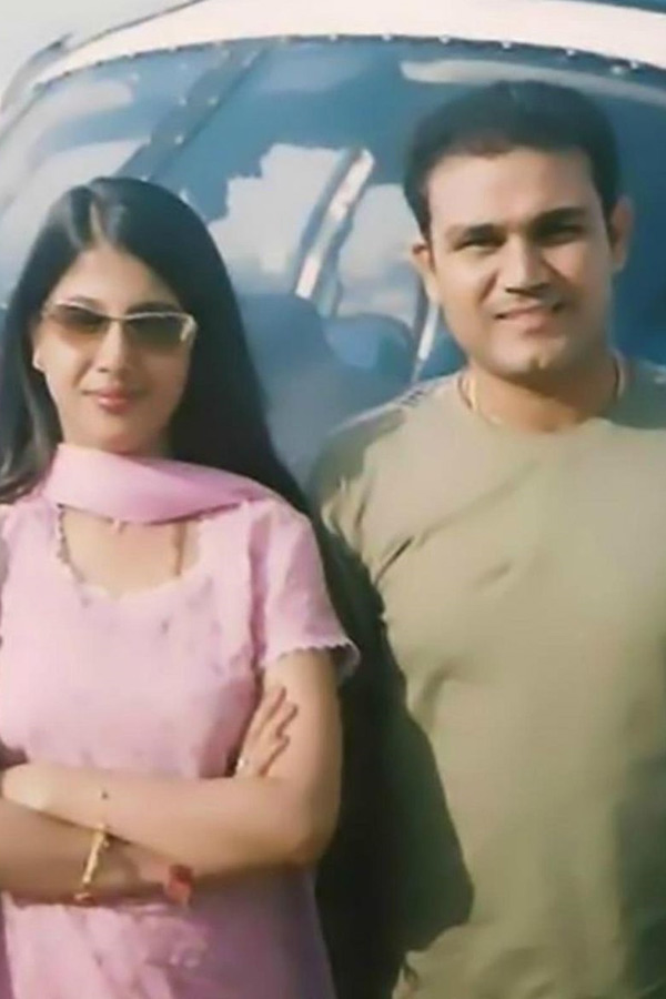 Virender_20Sehwag_20wife_20Aarti_20biography_20And_20personal_20information_20photos_20_2814_29.jpg 15