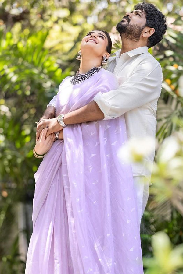 nayan3.jpg 5