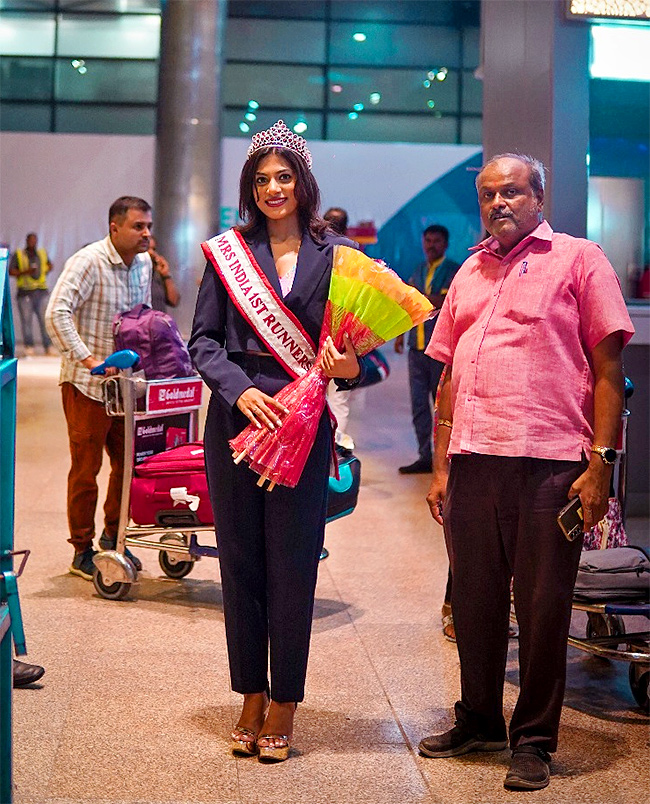 Miss_20India_202024_20_20Sruthi_20Chakravarthi_20Photos-_20_2810_29.jpg 10