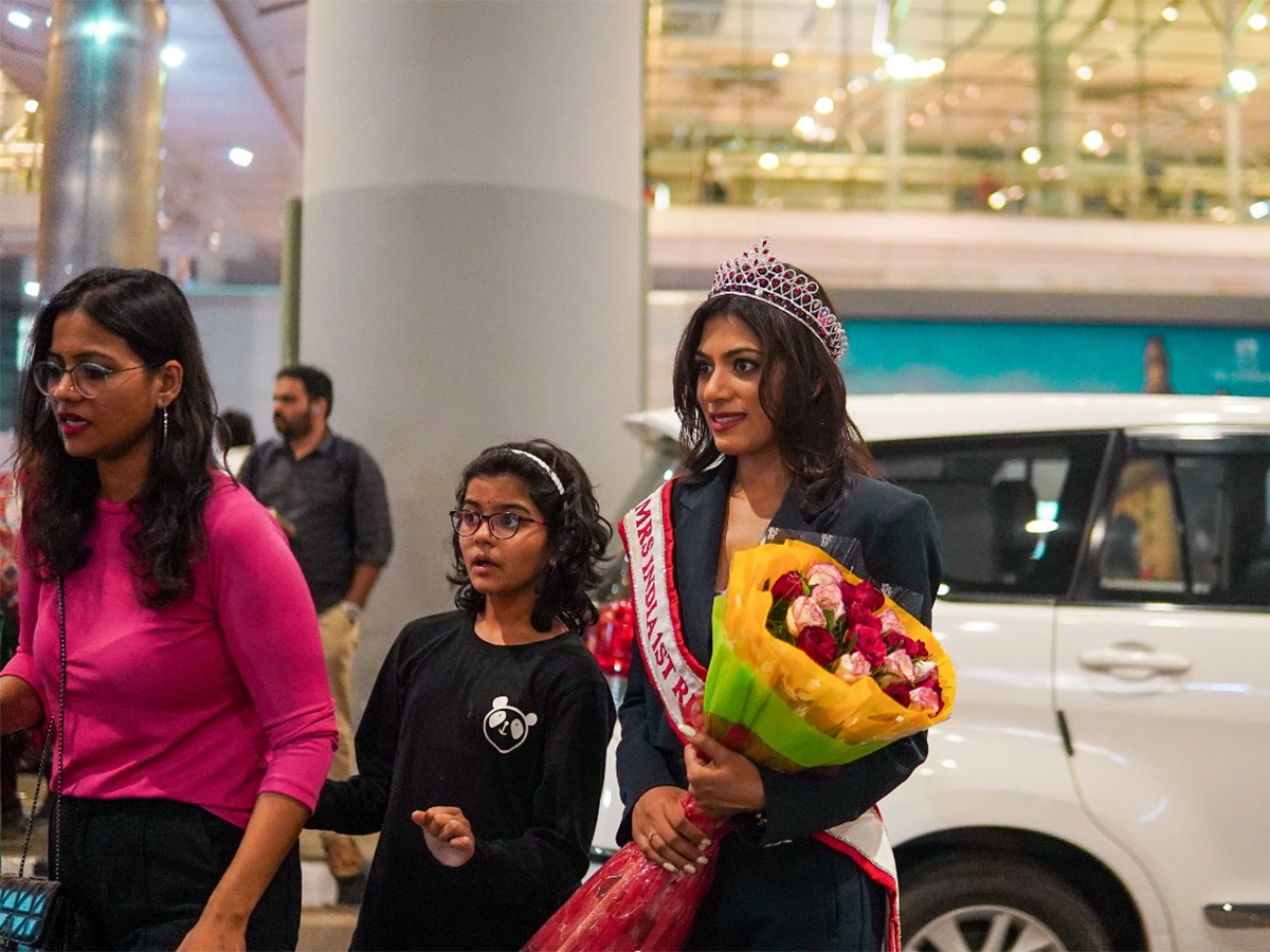 Miss_20India_202024_20_20Sruthi_20Chakravarthi_20Photos-_20_286_29.jpg 6