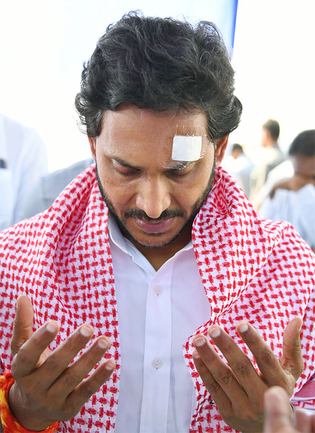 CM_20Jagan_20invoke_20divine_20blessings_20ahead_20nomination-9.jpg 9