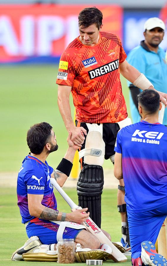 SRH_20And_20RCB_20Players_20Practice_20Session_20At_20Uppal_20Stadium_20Special_20Photos-_20_2811_29.jpg 11