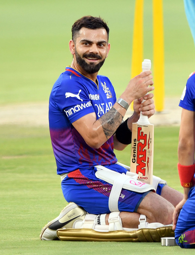 SRH_20And_20RCB_20Players_20Practice_20Session_20At_20Uppal_20Stadium_20Special_20Photos-_20_2817_29.jpg 17