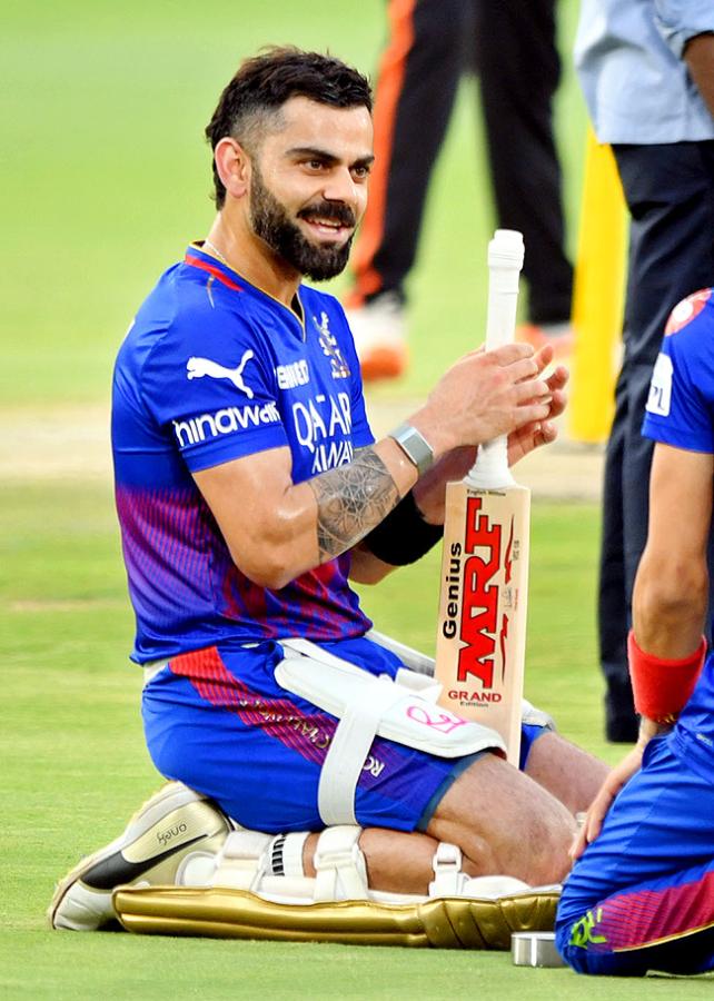 SRH_20And_20RCB_20Players_20Practice_20Session_20At_20Uppal_20Stadium_20Special_20Photos-_20_2818_29.jpg 18