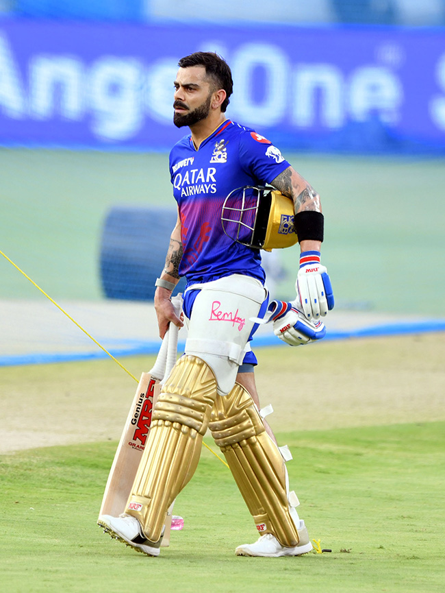 SRH_20And_20RCB_20Players_20Practice_20Session_20At_20Uppal_20Stadium_20Special_20Photos-_20_2821_29.jpg 21