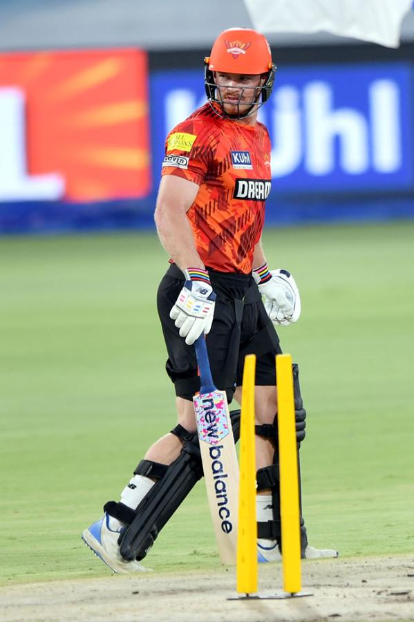 SRH_20And_20RCB_20Players_20Practice_20Session_20At_20Uppal_20Stadium_20Special_20Photos-_20_282_29.jpg 2