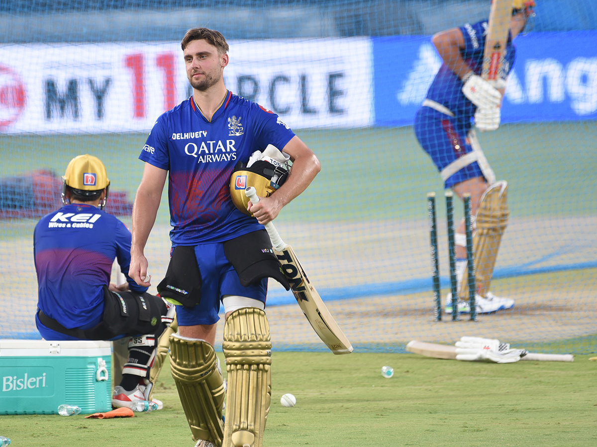SRH_20And_20RCB_20Players_20Practice_20Session_20At_20Uppal_20Stadium_20Special_20Photos-_20_2830_29.jpg 30