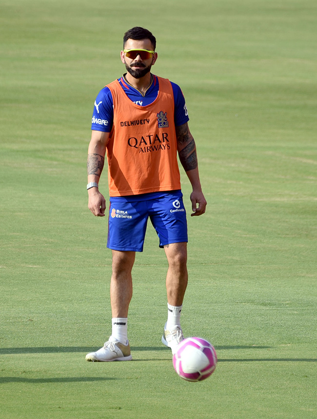 SRH_20And_20RCB_20Players_20Practice_20Session_20At_20Uppal_20Stadium_20Special_20Photos-_20_2831_29.jpg 31