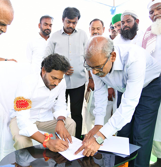 cm_20ys_20jagan_20pulivendula_20siddham_20photos-11.jpg 10