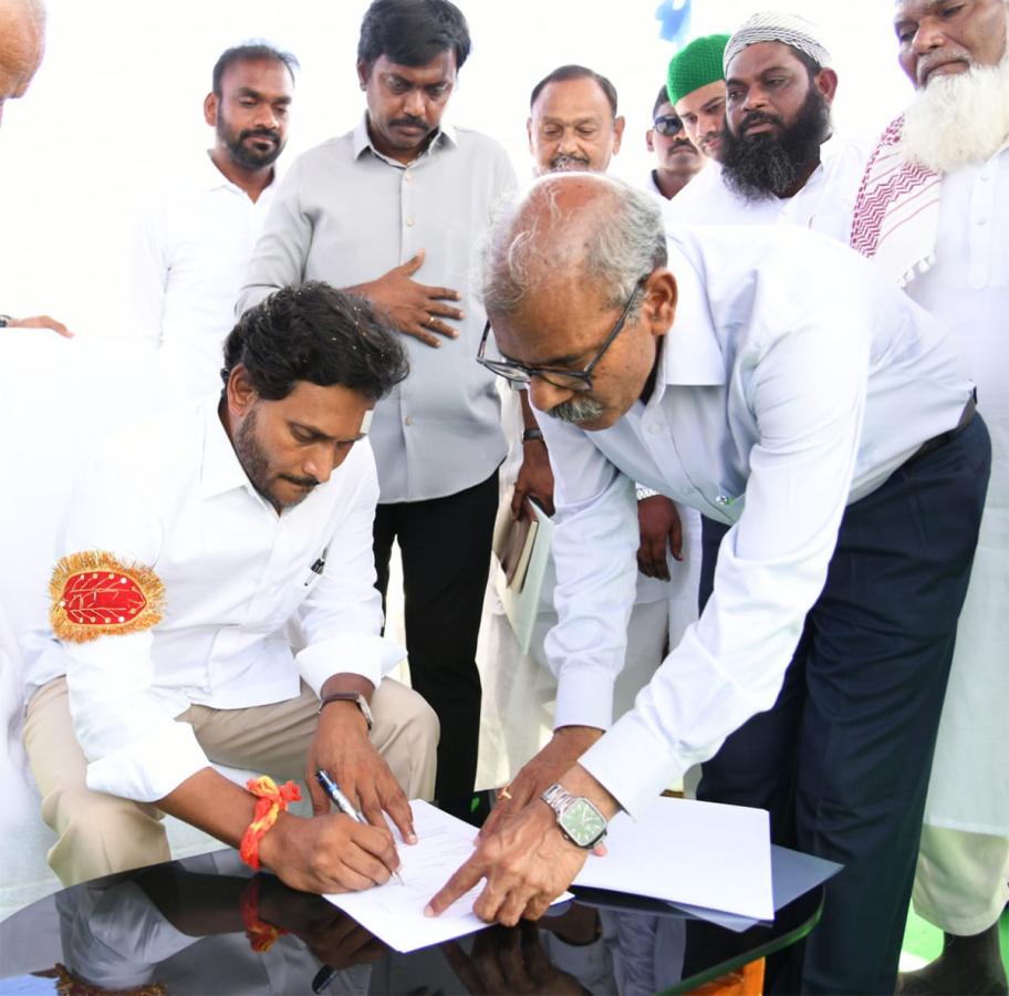 cm_20ys_20jagan_20pulivendula_20siddham_20photos-14.jpg 12