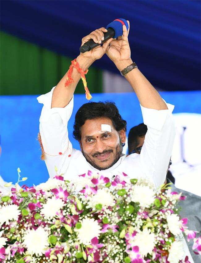cm_20ys_20jagan_20pulivendula_20siddham_20photos-23.jpg 17