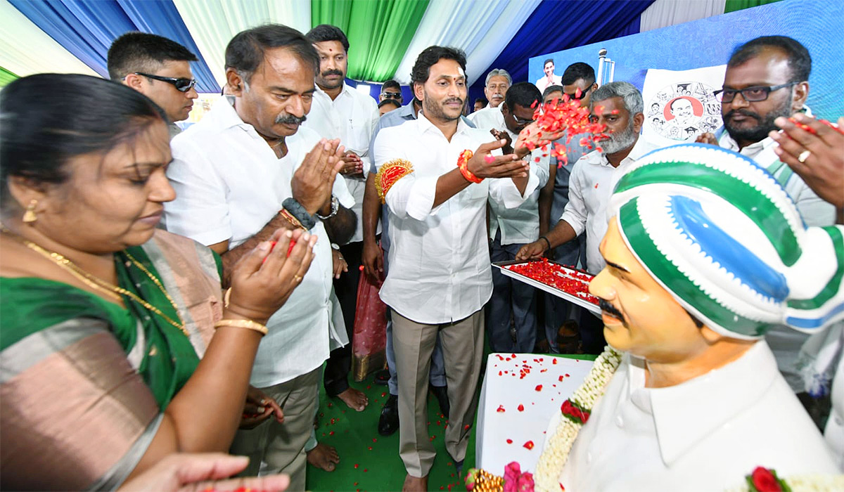 cm_20ys_20jagan_20pulivendula_20siddham_20photos-3.jpg 3