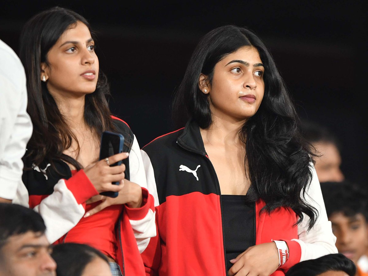 SRH_20and_20RCB_20Rajiv_20Gandhi_20International_20Cricket_20Stadium_20in_20Hyderabad-_20_284_29.jpg 3