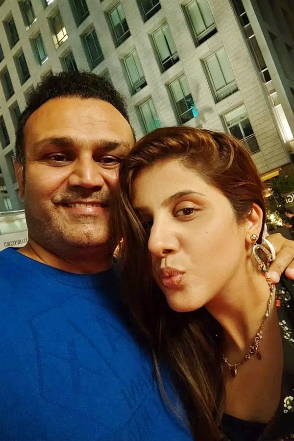 Virender_20Sehwag_20wife_20Aarti_20biography_20And_20personal_20information_20photos_20_288_29.jpg 9