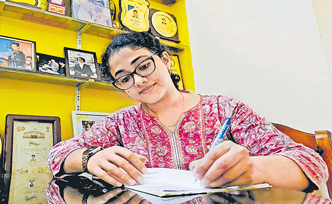 parvathi-1.jpg