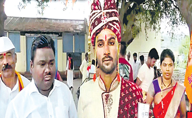 GROOM.jpg