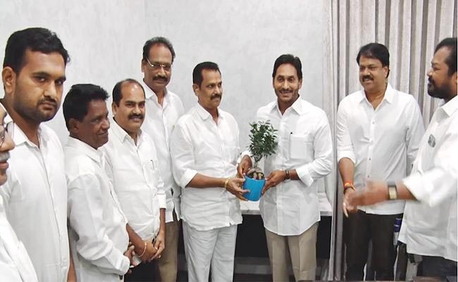 Senior-Tdp-Leader-Yanamala-.jpg