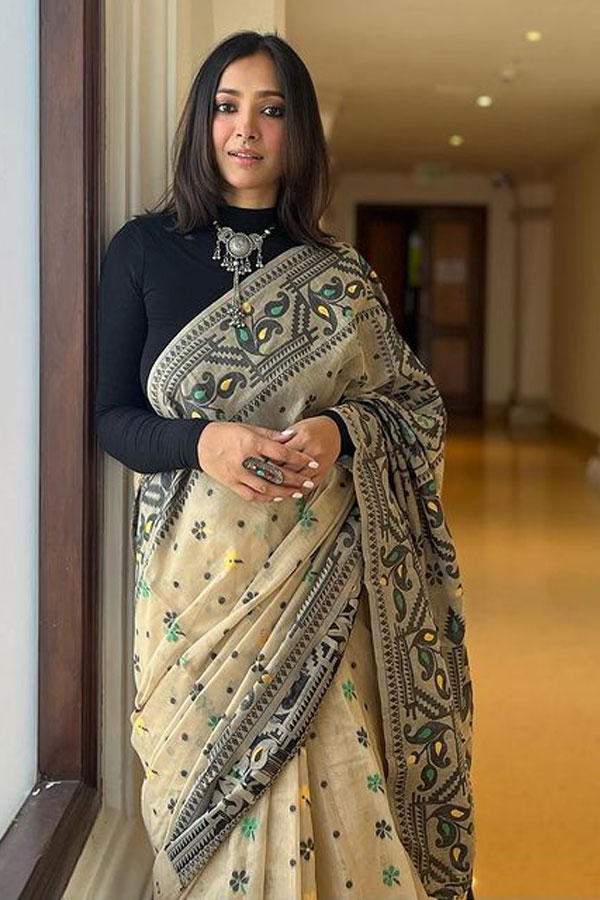 swetha-basu-8.jpg 4