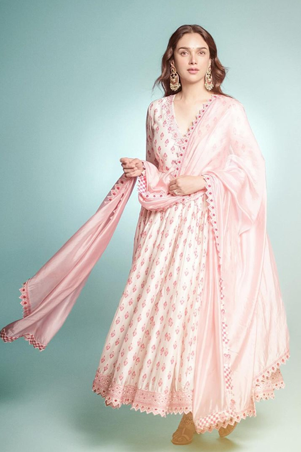 Aditi-Rao-Hydari-1.jpg 2