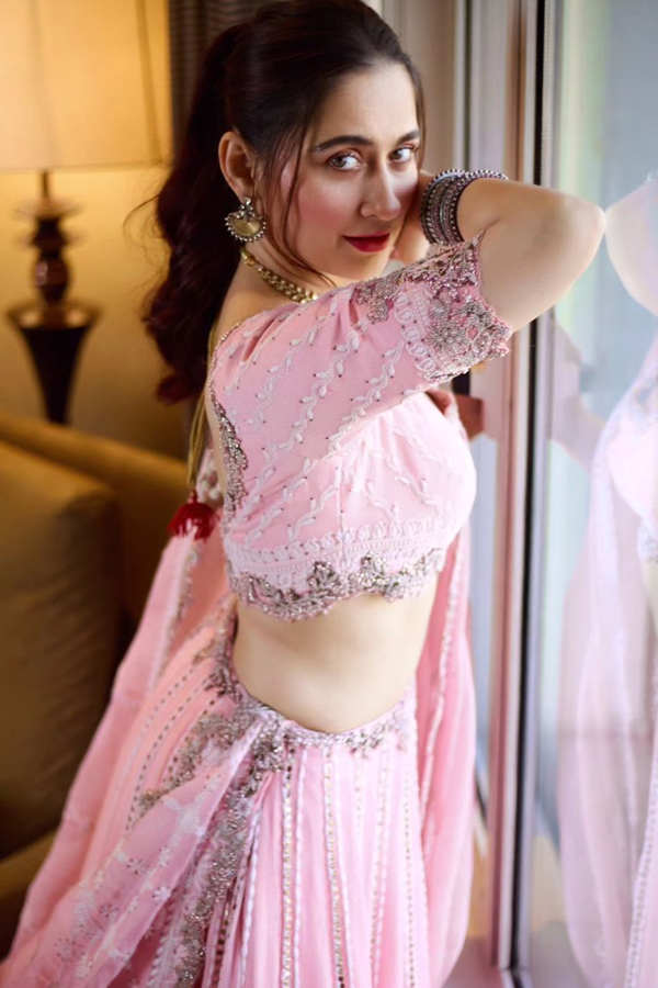 Sanjeeda-Shaikh-8.jpg 9