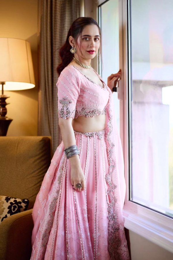Sanjeeda-Shaikh-9.jpg 10
