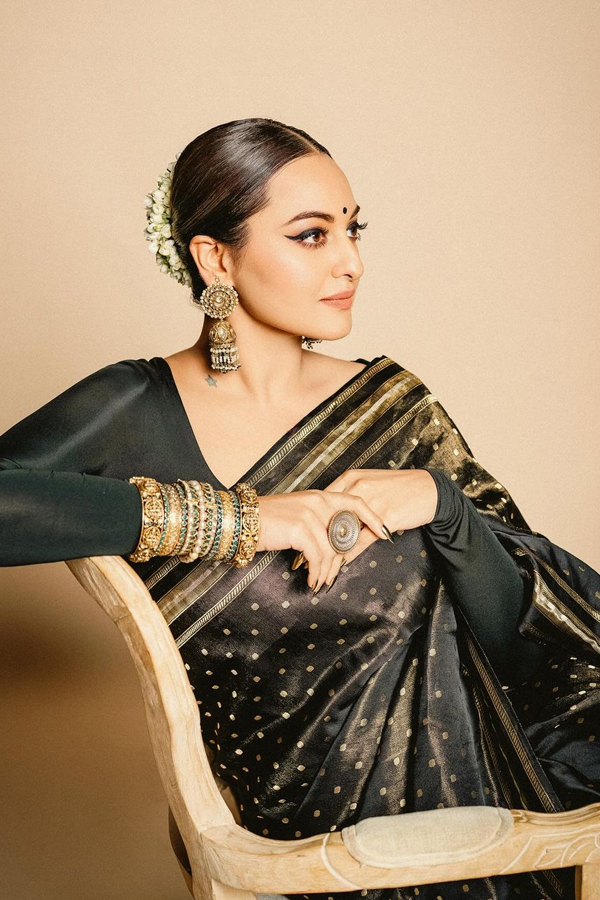 Sonakshi-Sinha-1.jpg 2