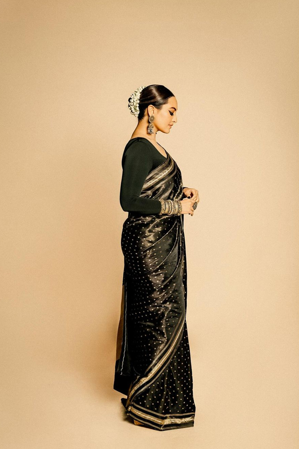 Sonakshi-Sinha-3.jpg 4