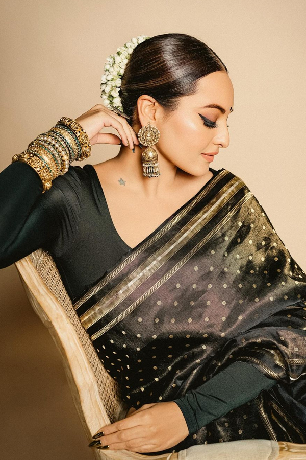 Sonakshi-Sinha-4.jpg 5